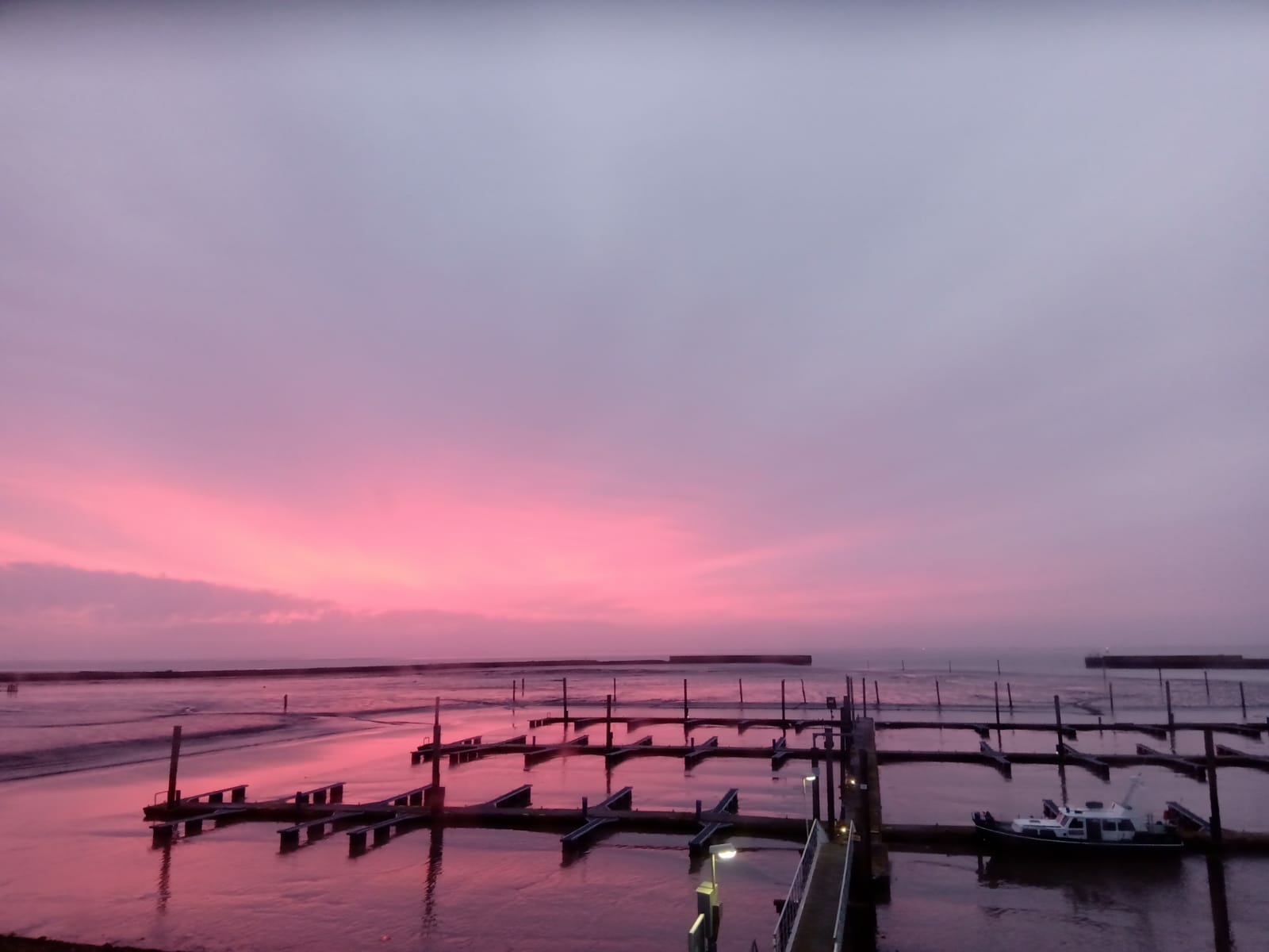 Sonnenaufgang am Langeooger Hafen