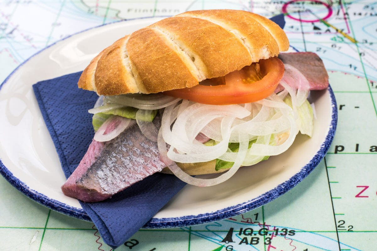 Fischbrötchen auf Teller
